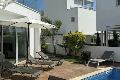 TooCoool Villa - Elite Sea Breeze