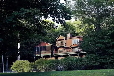 Image de The Lodge at Warner Bay, Lake George Retreat for Up to 20 People