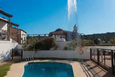Image de Maison de Vacances 'Casa Castillo De Las Guardas' avec Vue sur la Montagne, Wi-Fi et Climatisation