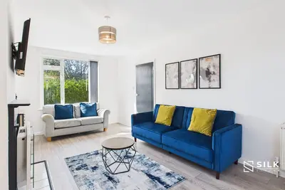 Image de Modern 3-Bed | Home Near Qa Hospital | Sleeps 7
