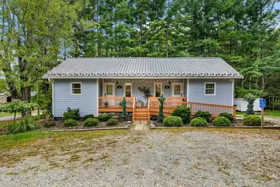 Image de Boutique 4br Blue Ridge Retreat 🏔️ Pet-Friendly Near Downtown Sparta
