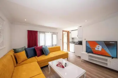 Image de For 12 Person - 2 Minutes to Taksim Square