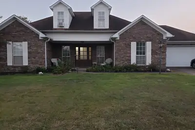 Image de Spacious family home just outside town