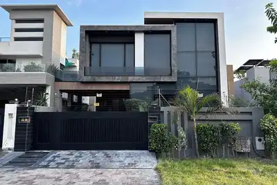 Image de 4-bedroom house in delightful Lahore