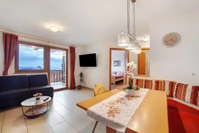 Image de Appartement 'Schwalbennest' avec vue sur la montagne, jardin commun et Wi-Fi