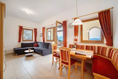 Image de Appartement 'Storchennest' avec vue sur la montagne, jardin commun et Wi-Fi