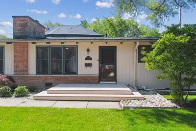 Image de Bright & Modern Home