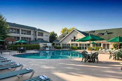 Image de Bright Retreat Close to Branson Strip – Kitchen, Balcony & Laundry | 4 Units