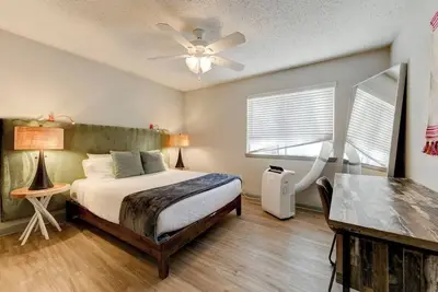 Image de Relaxing/Pool/Stocked 1br SoLa Austin 5 Min to Dt