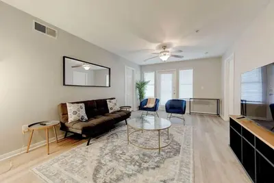 Image de Spacious apt w/pool & hot tub