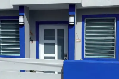 Image de Modern and Cozy 2-bedroom house minutes from the beach in Arecibo