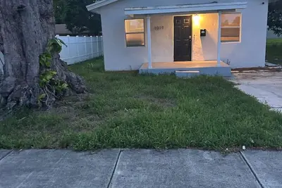 Image de Hospitals | Beach | Trendy Lux Coastal Villa