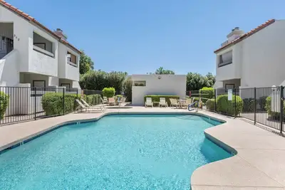 Image de Old Town Villa  2b/2b + Pool and Hot Tub - Marble 204