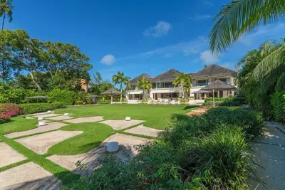 Image de Godings Beach House  | Beach Front - Located in  Stunning St. Peter with Private Pool