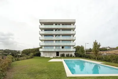 Image de Premium Flat w/ Balcony, Pool & Garage by HostWise