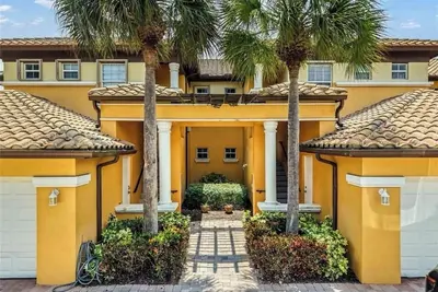 Image de Charming townhome 3br - Gated, Trails, Pool & Balcony, Resort Style Location.