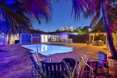Image de Brickell Pool Escape w/Game Room