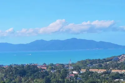 Image de Villa vue mer de plain pied bophut avec grande piscine à débordement.