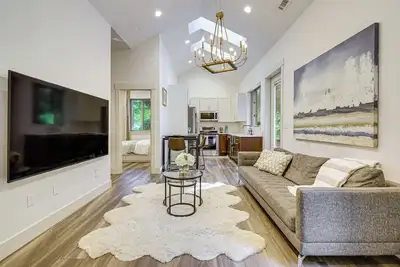 Image de Wfh-Friendly Gem w/ Creek: 4 Mi to Sammamish Trail