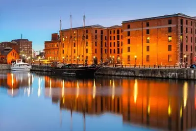 Image de 2 Bedroom Dockland Apartment- Free Parking for one car.