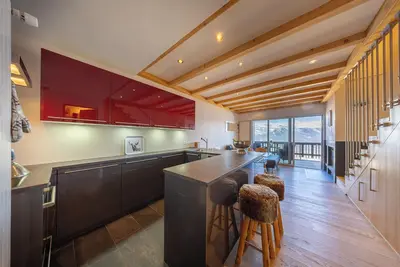 Image de Attique pour 6 personnes au coeur de la station avec piscine dans la résidence