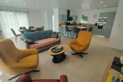 Image de La maison du Soleil 4* ☀️, achevée en 2025, procheRN12  avec wifi performant