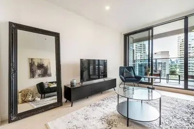 Image de Luxe 2br Apt w/ Stylish Furniture, Parking & Views