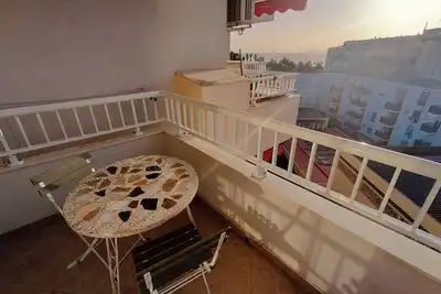 Image de Apartment with Wi-Fi near the sea (penthouse with elevator and pet friendly)