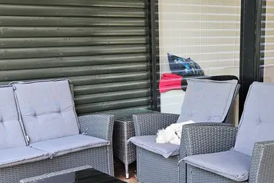 Image de Retro 70s tree house with all-day terrace