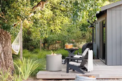 Image de Modern Farmhouse on Vineyard w/ Deck, Bocce & Wine Country Views