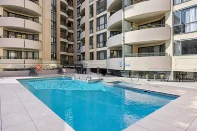 Image de Stylish Braddon Retreat | 2br, Free Parking & Pool