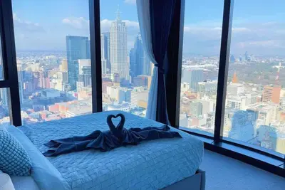 Image de 2b2b in Cbd with Pool, Gym & City Views