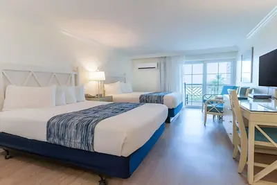 Image de Gulf View Suite w/ Balcony for Your Island Escape! | Pool | Free Parking | Beach