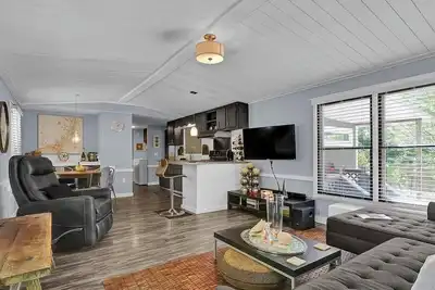 Image de 3 Miles from Surf City Beaches & Pet Friendly