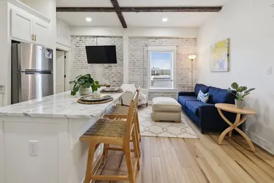 Image de Loving Loft Suite, Laurel, Coffee Bar, Walkable