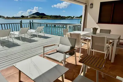 Image de Stunning Waterfront Retreat