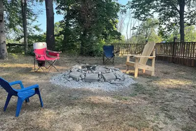 Image de Cozy Burnt Riverfront Retreat