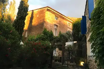Image de Gîte 'Les Aiguières en Provence' avec Terrasse Privée, Jardin Privé et Wi-Fi