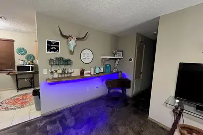 Image de The Dam Lakehouse --Beautiful 3-bedroom home 1/2 mile from Lake Eufaula Dam