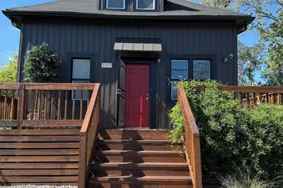 Image de Entire Place, 4-Bedroom House in peaceful Detroit with Ac and Hot Tub