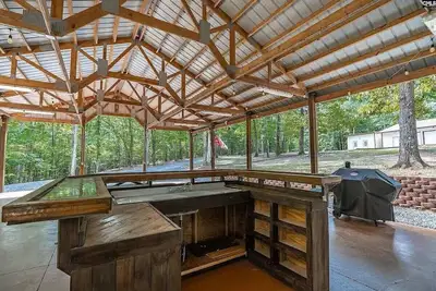 Image de The Cattywampus - A Tiny Apartment in the Woods