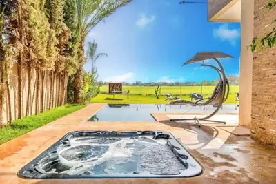 Image de Suite sur  Golf, Piscine, Jacuzzi, petit déjeuner