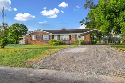 Image de Charming Home on 1 Acre w/Game Room, Wifi, Ac, Ev!