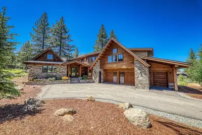 Image de Schaffer's Mill Luxury Home, Hot Tub, Golf & Mountain Views, Amenities Access