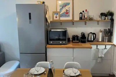 Image de Le Refuge du pontillas plein centre station avec terrasse et parking.