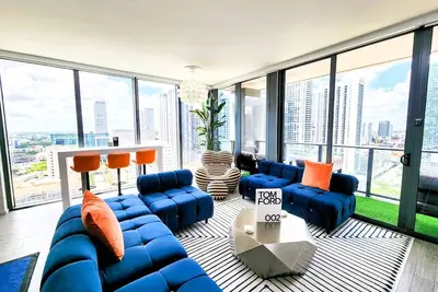 Image de Miami Luxury 3br -  Stunning Skyline & Water Views - 100” Living Room Tv
