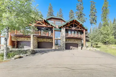Image de Ski-In/Out, Hot Tub: Spacious Retreat in Whitefish