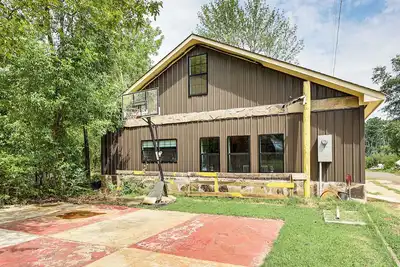 Image de Family Home w/ On-Site Waterfall & Pond in Fulton!