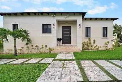 Image de Modern villa near the beach