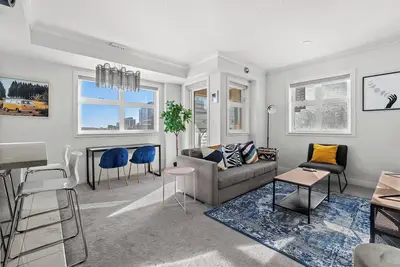 Image de Waterfront 2 Bed + 2 Bath Downtown Calgary Urban Escape With Ac